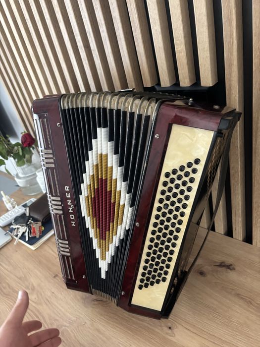 Acordeon Hohner Verdi 2 cu 80 de basi vergea