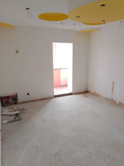 Vand apartament 4 camere, decomandat, in Vulcan.