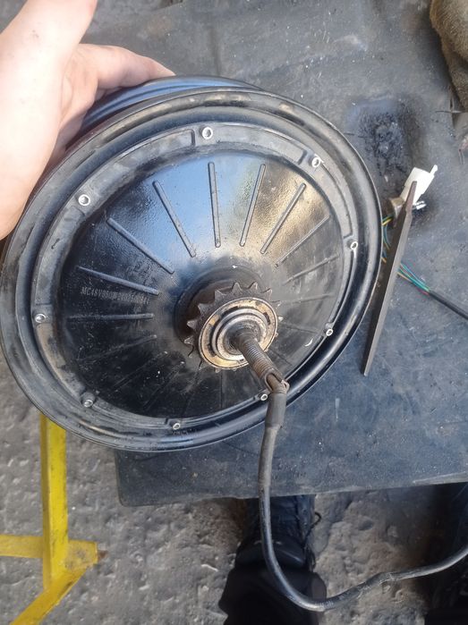 Продается мотор для электроскутера 500 ватт и колодка задняя