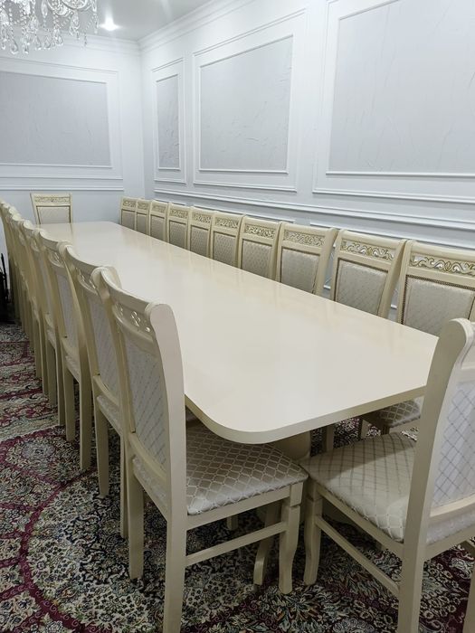 Продаётся стол с 24шт стульями в отличном состоянии