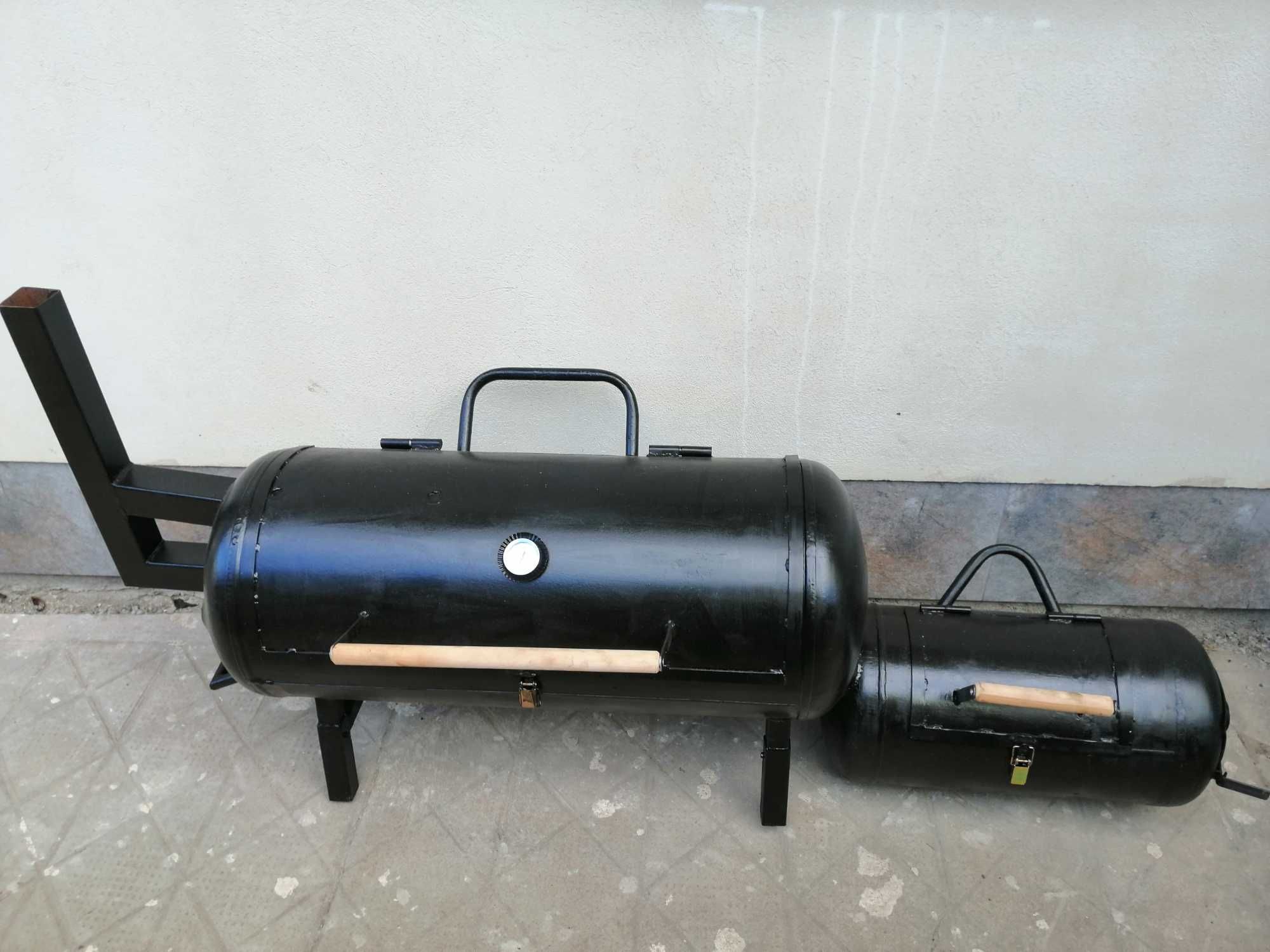 BBQ smoker, grătar