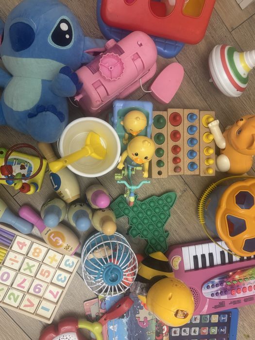 Игрушки , пазлы , развивашки