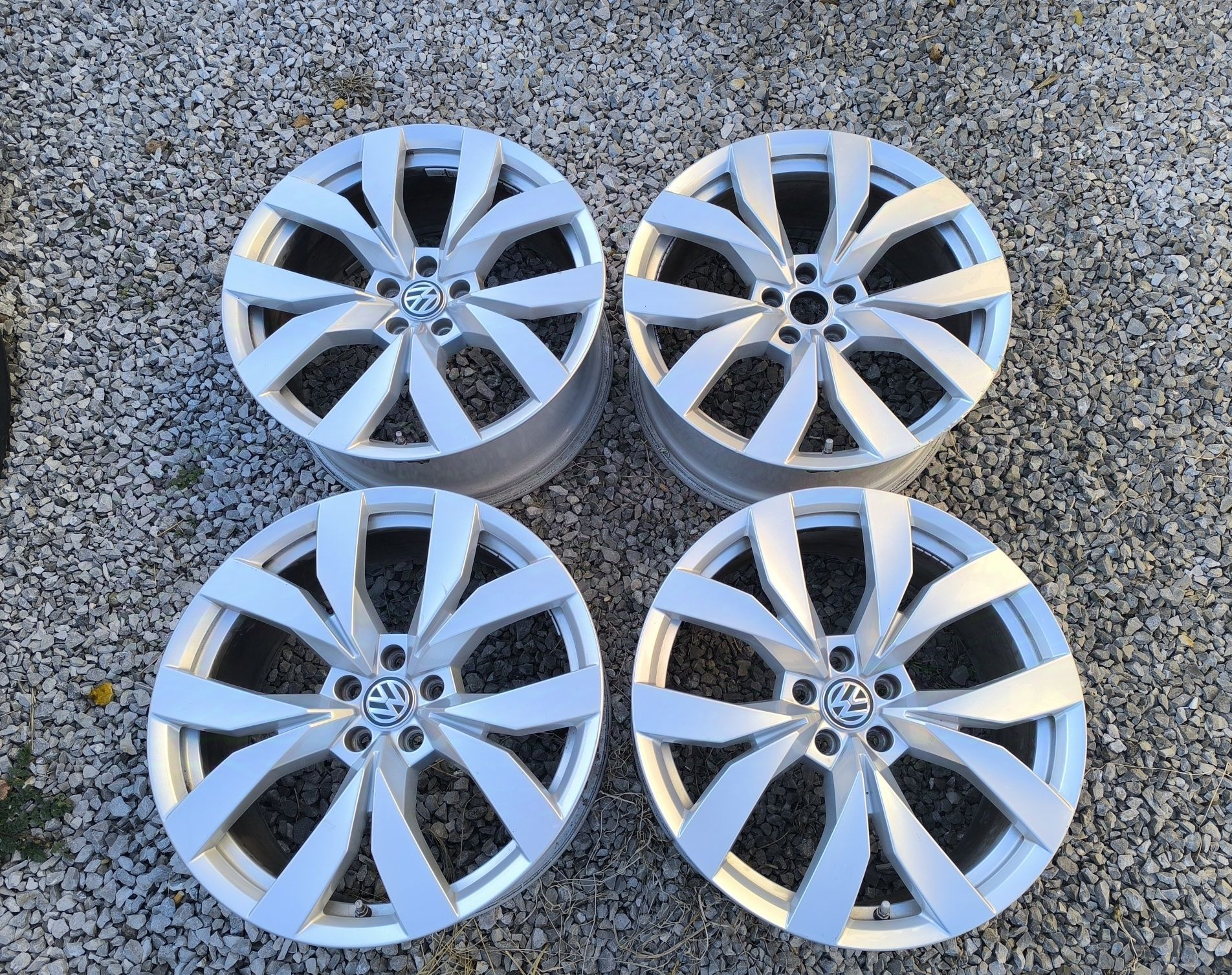 20 цола джанти за Volkswagen Touareg / Audi Q7 Q8 A8 A7