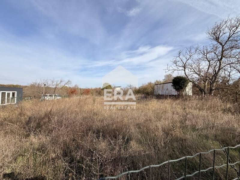 Ексклузивно! Поземлен имот с площ 684 кв.м в м-т Парчемлията