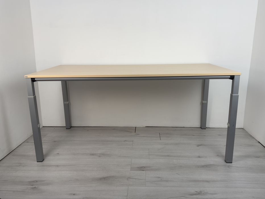 Бюро регулируем със шестотрам от марката Sedus обзавеждане