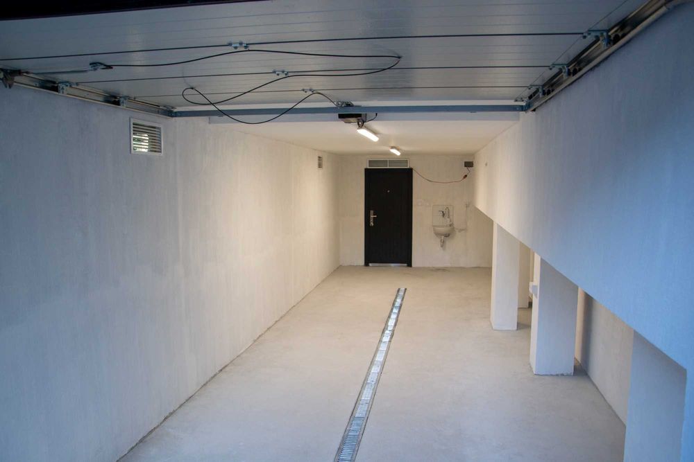 Дава се под наем Гараж / Паркомясто в София, Лозенец - 40 кв.м за 357 € - Снимка #4