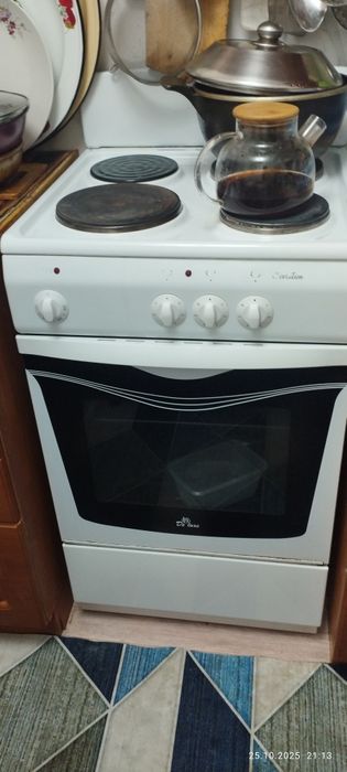 Продается в отличном состоянии, электрический печь