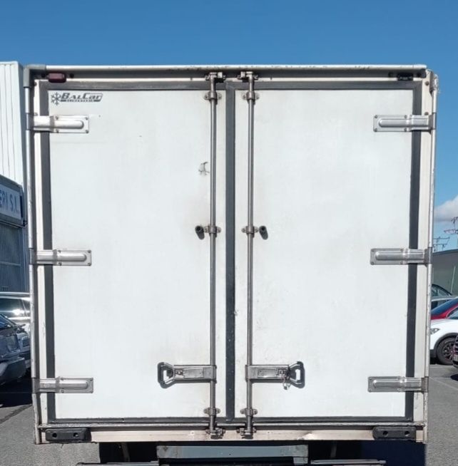 Cub frigorific iveco sprinter, container, cason