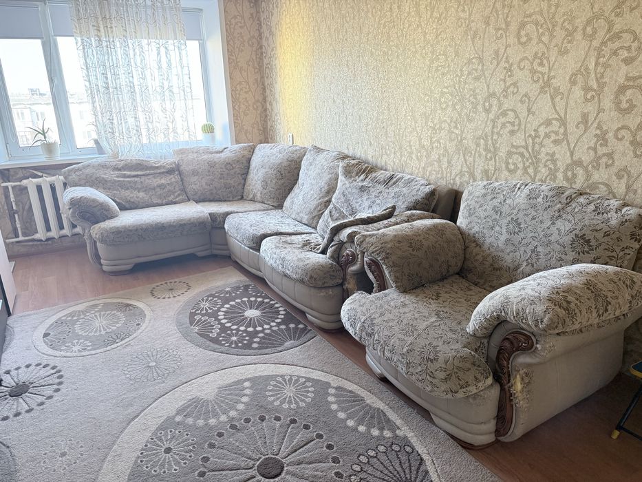 Отдам даром диван и кресло