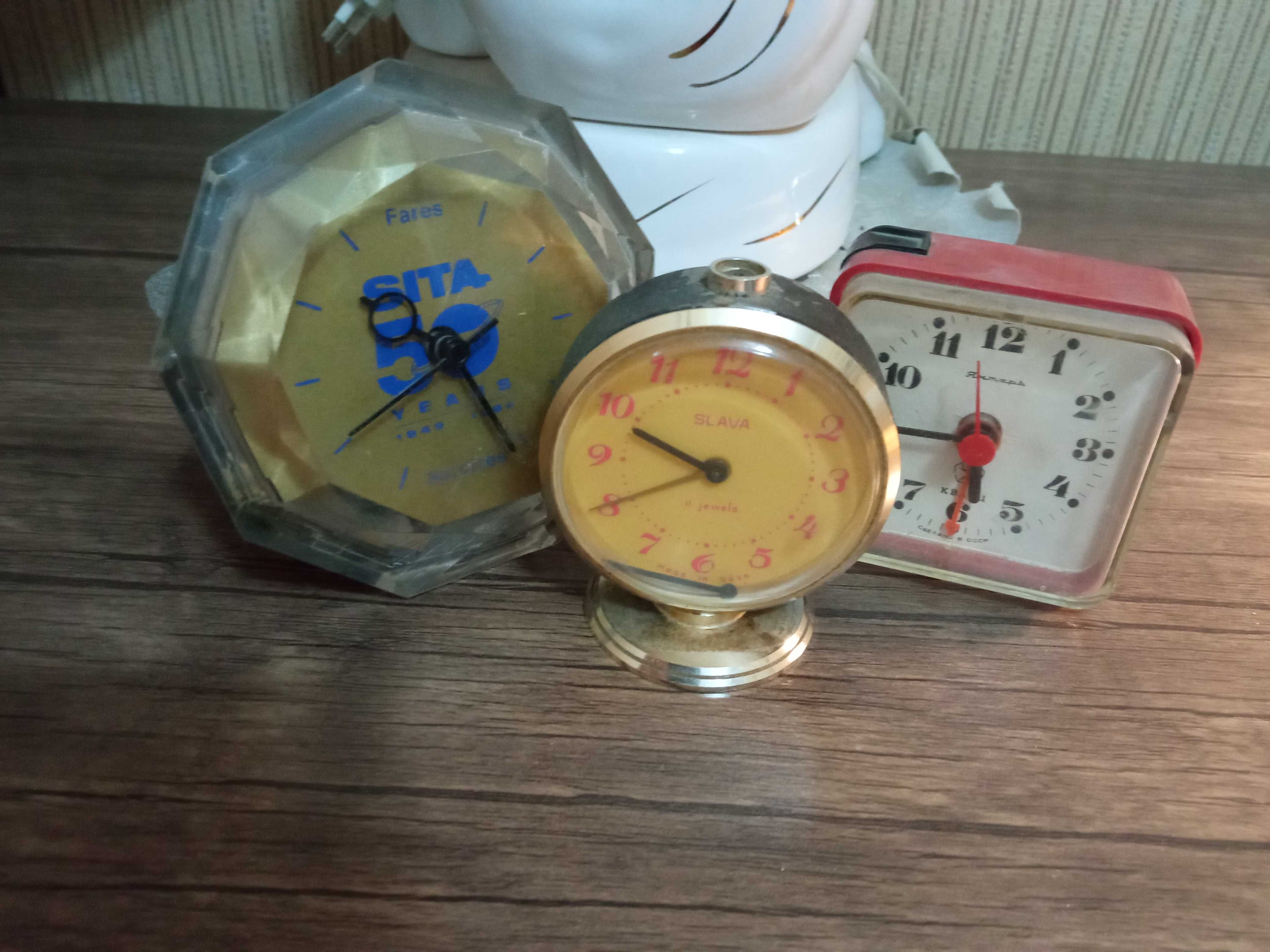Часы будильники советские