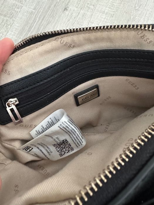 Дамска чанта GUESS