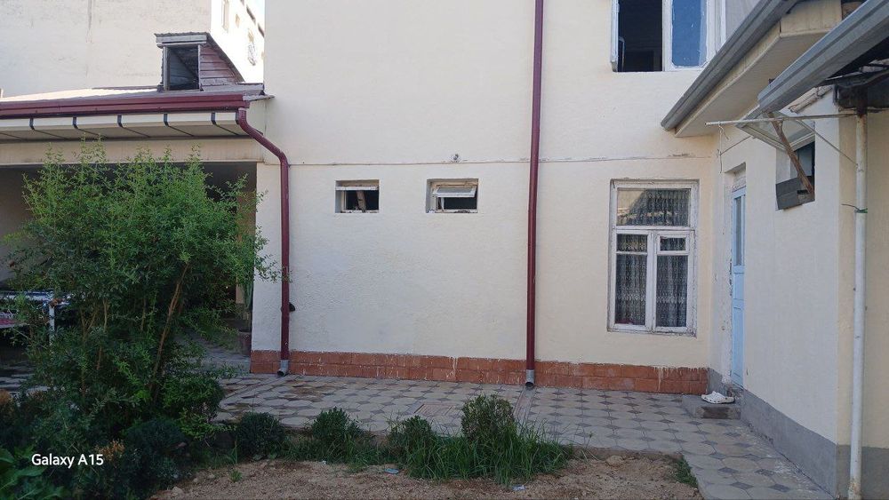 Kottej sotiladi tezkor !