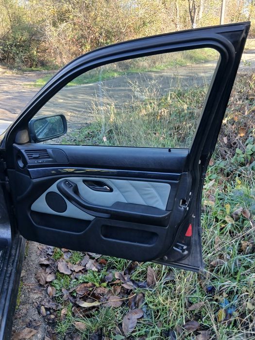 БМВ 523 - Е39 НА ЧАСТИ