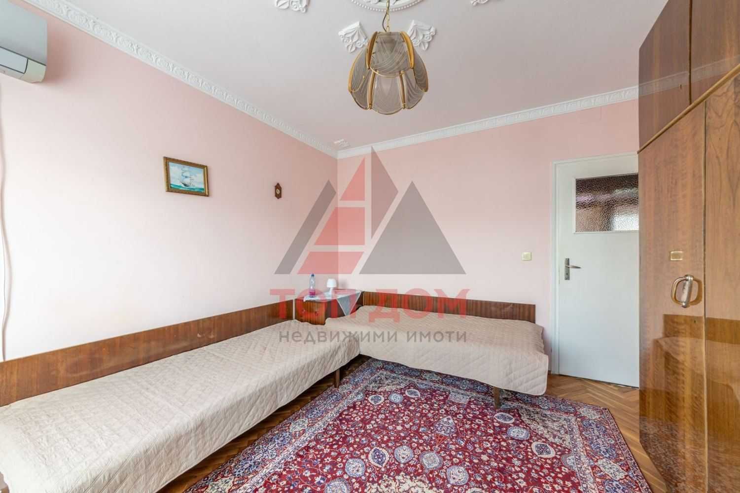 ЕКСКЛУЗИВНО!Тристаен!кв.Възраждане 2!Площ 92кв.м.!Осми етаж!Код74796
