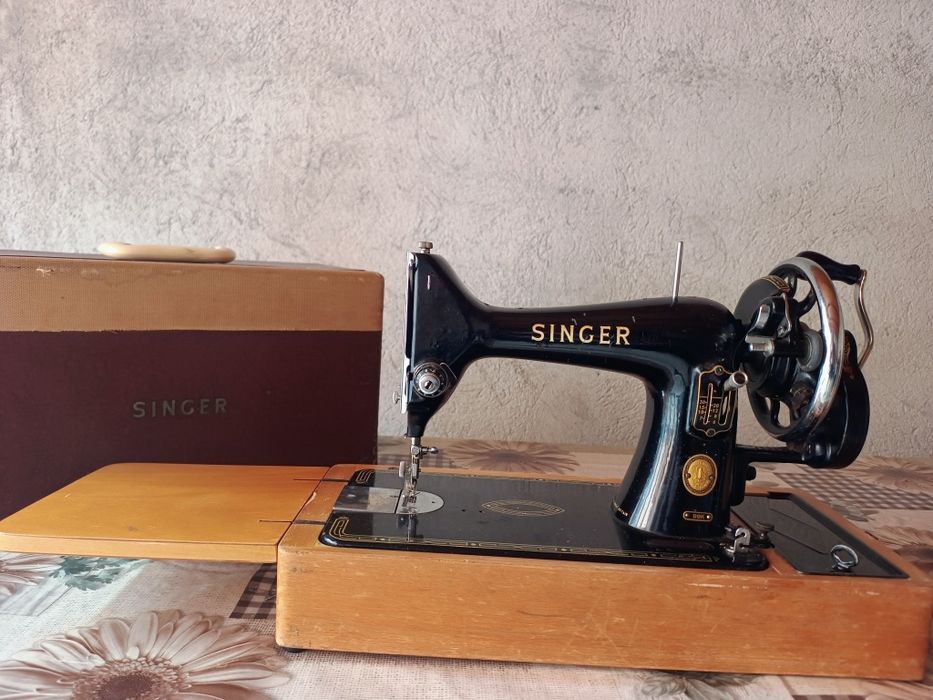 Masini de cusut manuale marca Singer