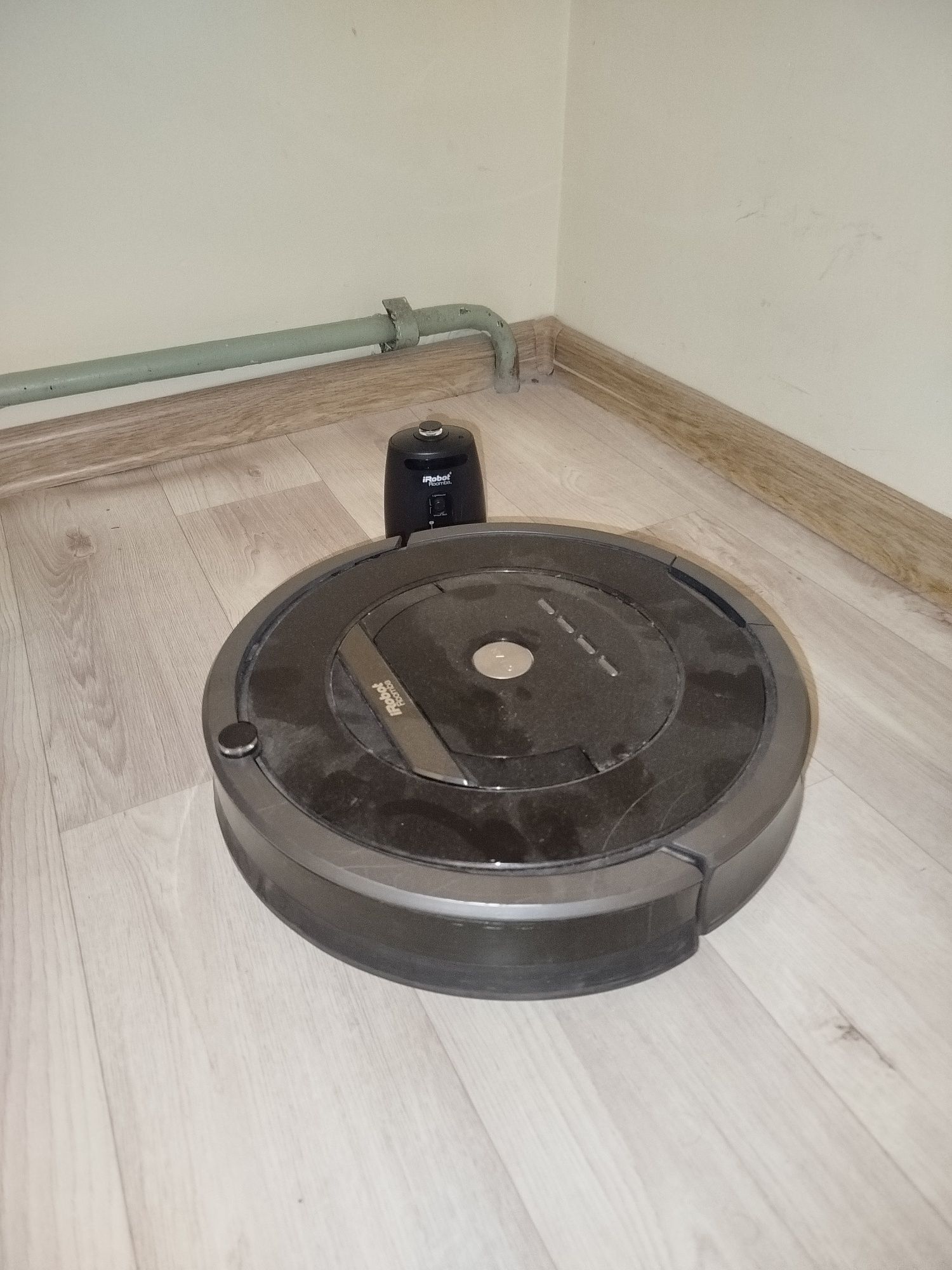 Робот-пылесос Roomba 880 рабочий