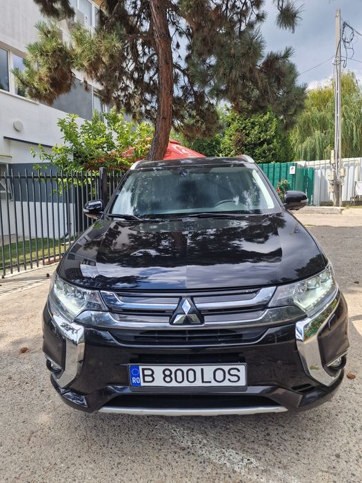 Outlander Plug-In Hibrid 83000km baterie NOUA!