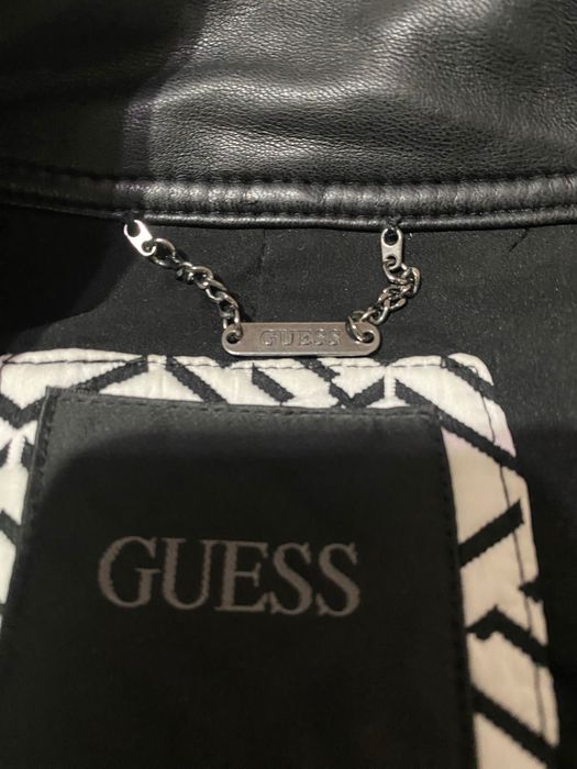 Дамско яке GUESS