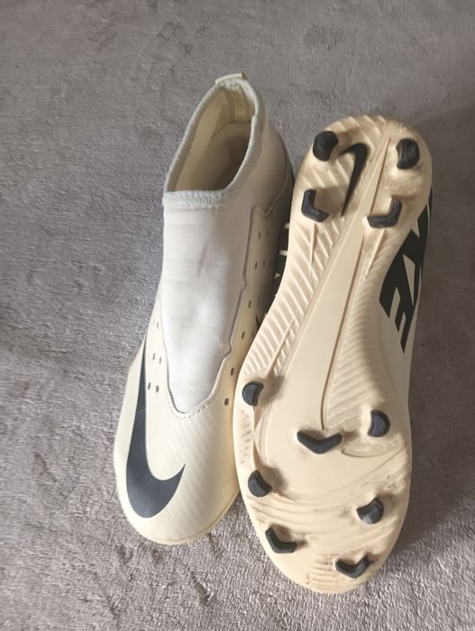 Vând ghete fotbal adidas/puma/nike