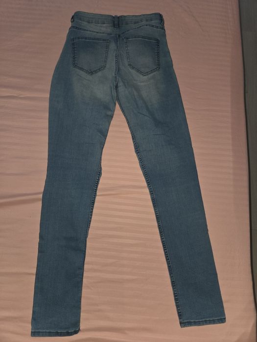 Blugi h&ml mărimea 38