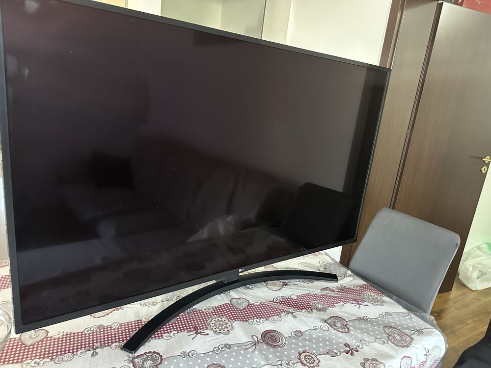 Vand LG 4K ultra full HD 139  diagonala 55 polici telecomanda goiatic
