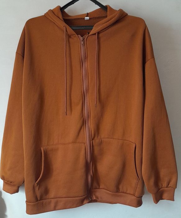 Женская теплая 2000 тг