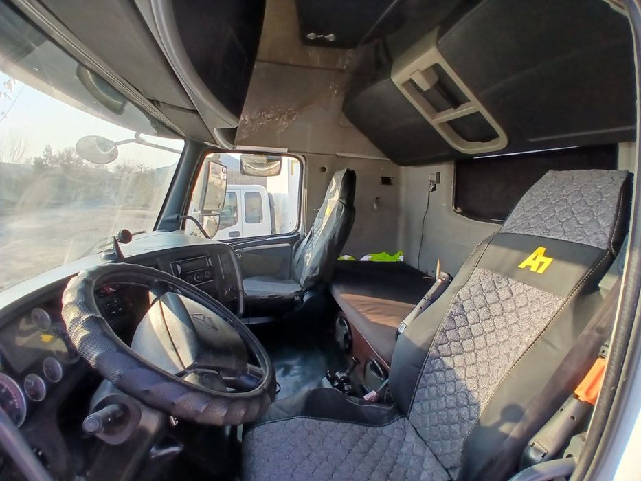 Howo   A7 komplekt prisepi bilan