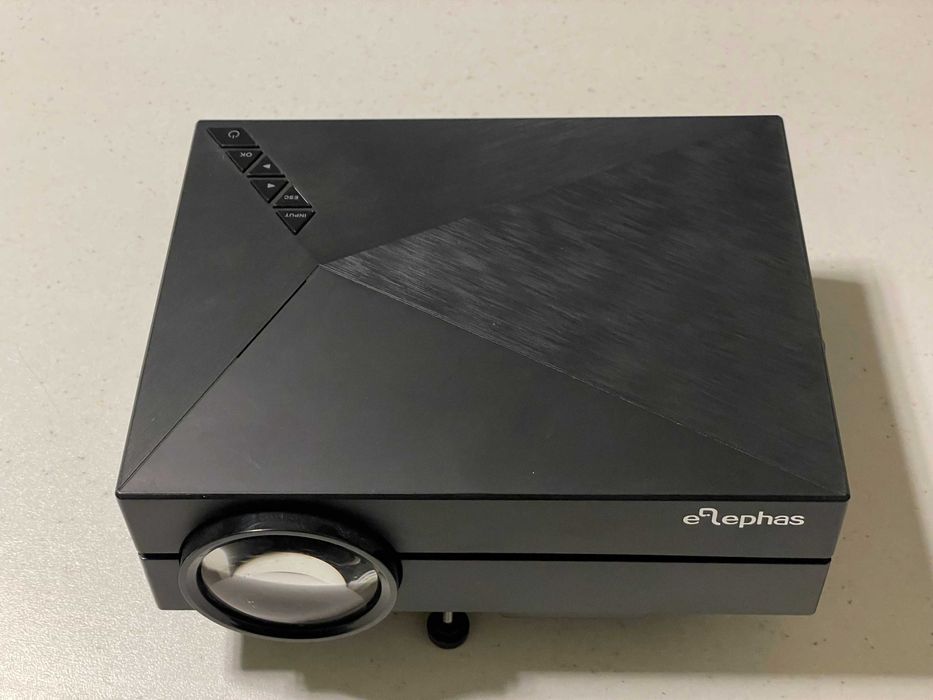 Малък лед проектор