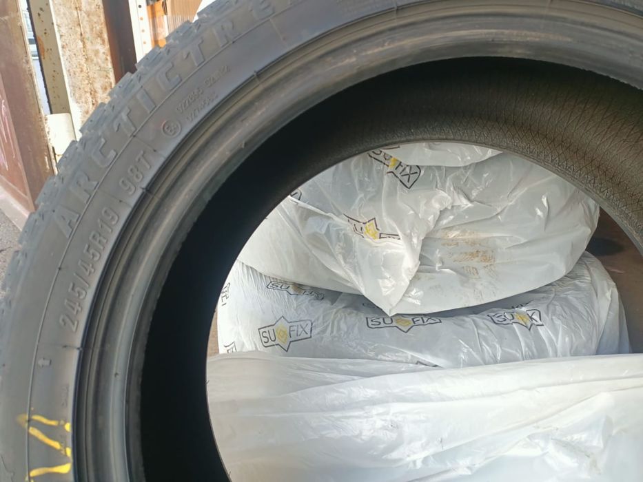 Продам шины 245*45 R19 всесезонка
