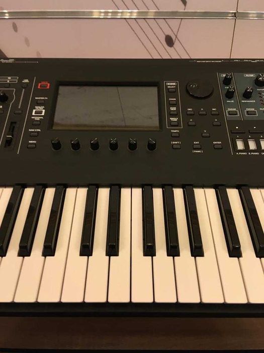 Roland  Fantom 6