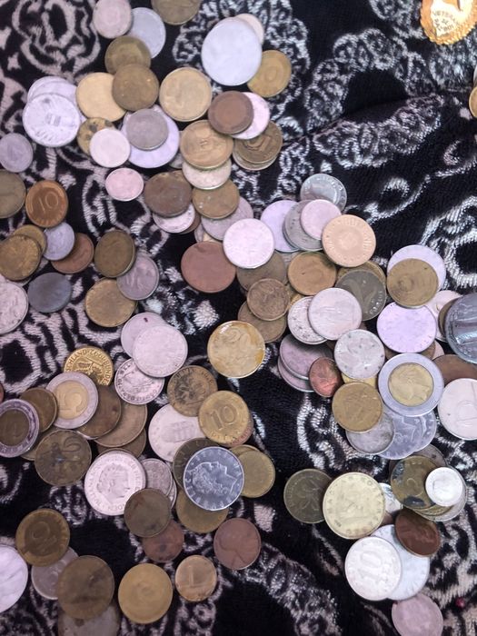 Vand urgent monezi vechi din mai mute tari