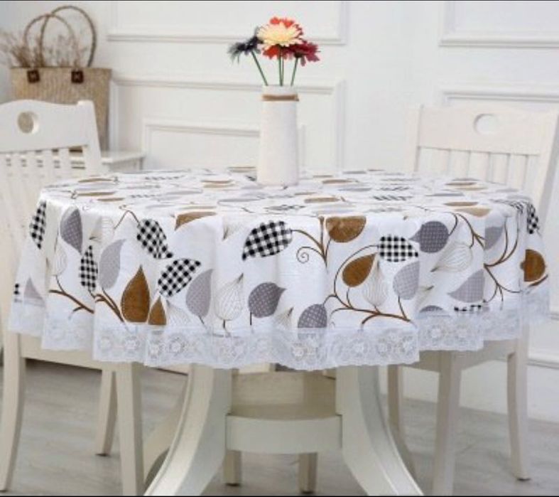 Скатерть круглая , водонепроницаемая   , на стол   Новая .