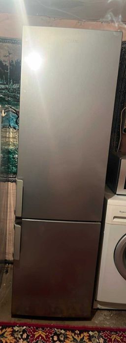 Vând frigider Arctic