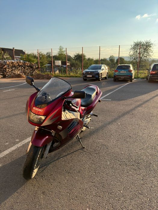 Dezmembrez Suzuki rf900r
