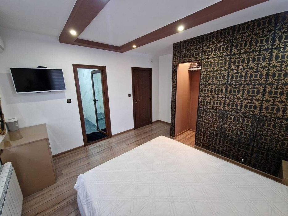 Продава се Къща в Пловдив, Остромила - 160 кв.м за 2563 €/кв.м - Снимка #8