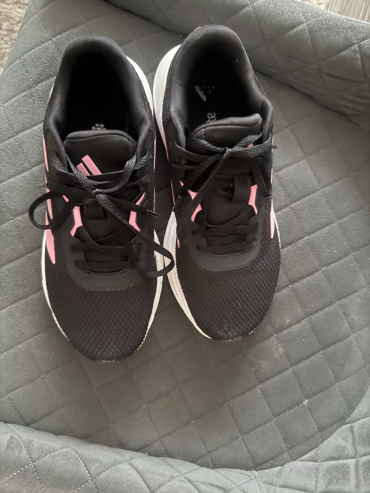 Дамски маратонки adidas и Reebok