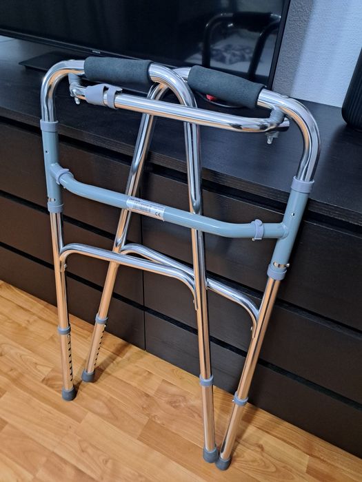 Cadru pliabil de mers