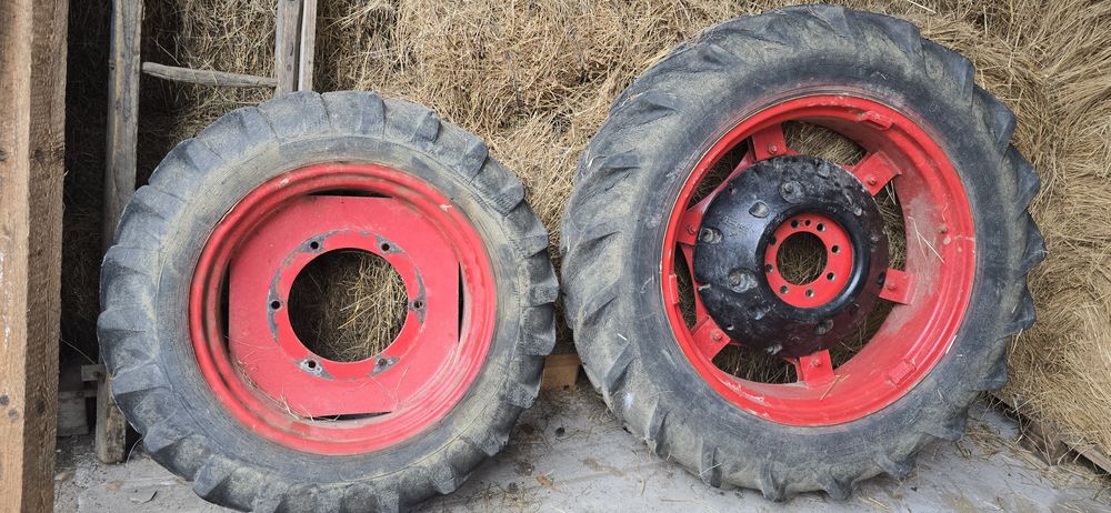 Vând roți tractor Fiat R32 si R24