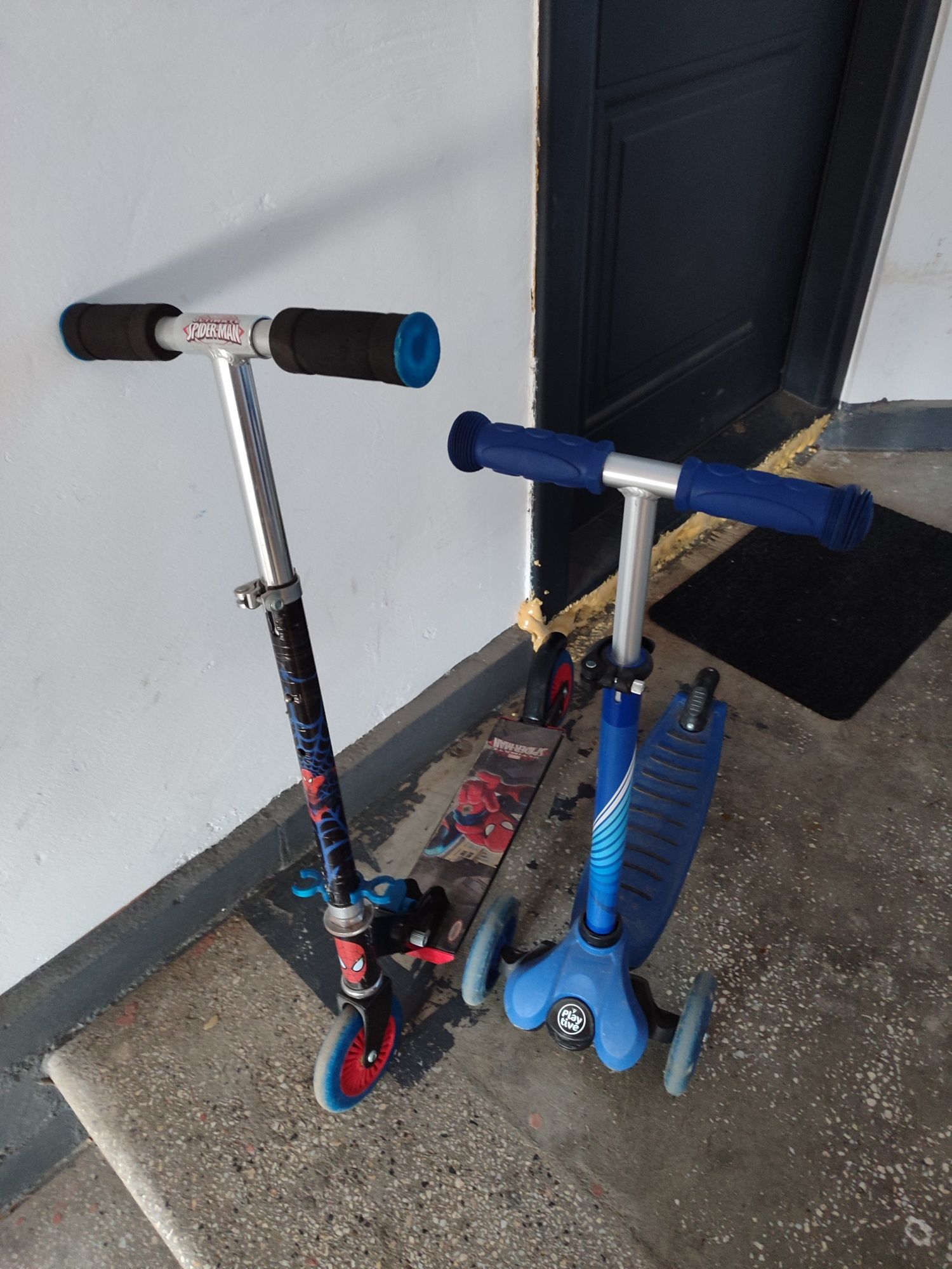 Doua Trotinete mini si junior