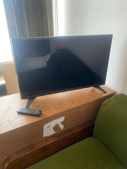 Televizor smart model LG , diagonala 80 cm, stare buna de functionare