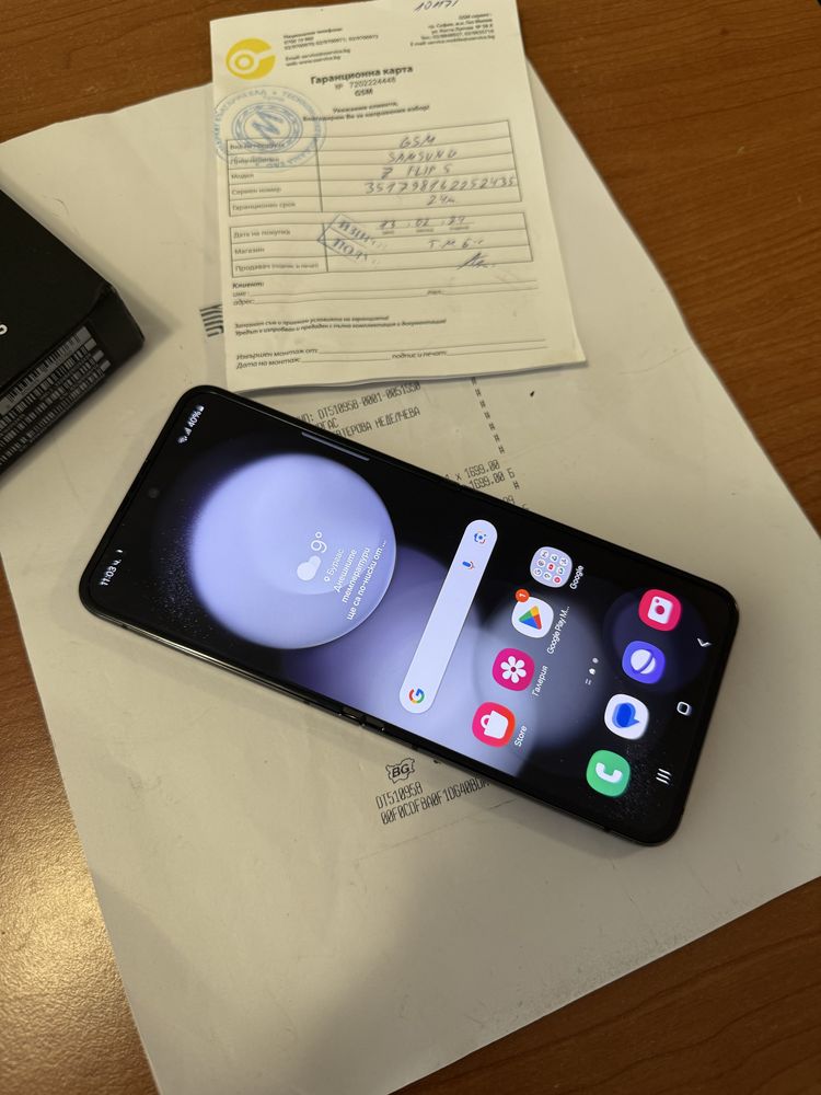 Samsung Z Flip 5, цвят Graphite, 512 GB в гаранция до 14.02.2026г.