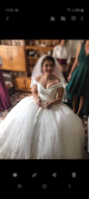 Vand rochie de mireasa