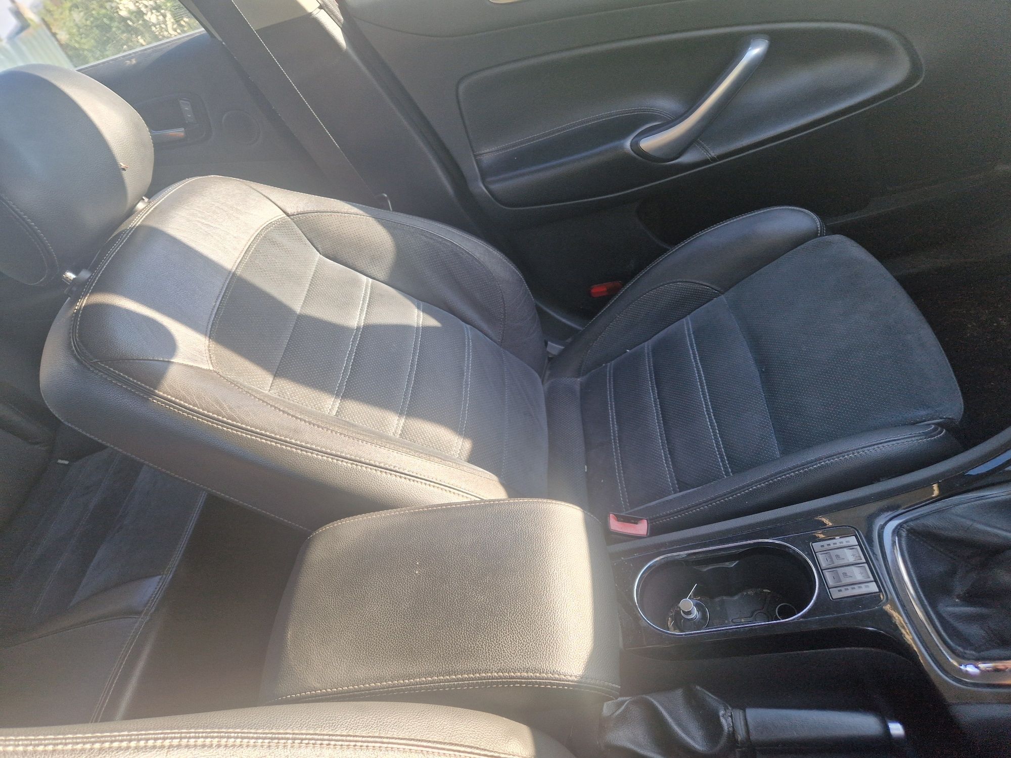 Dezmembrez mondeo Mk4 2.0 140cp