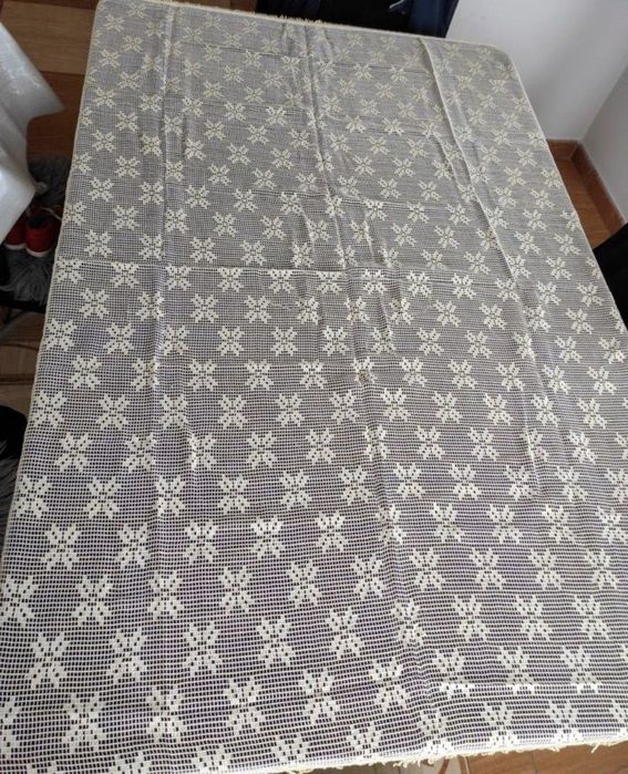 Fata de masa 145/120 cm