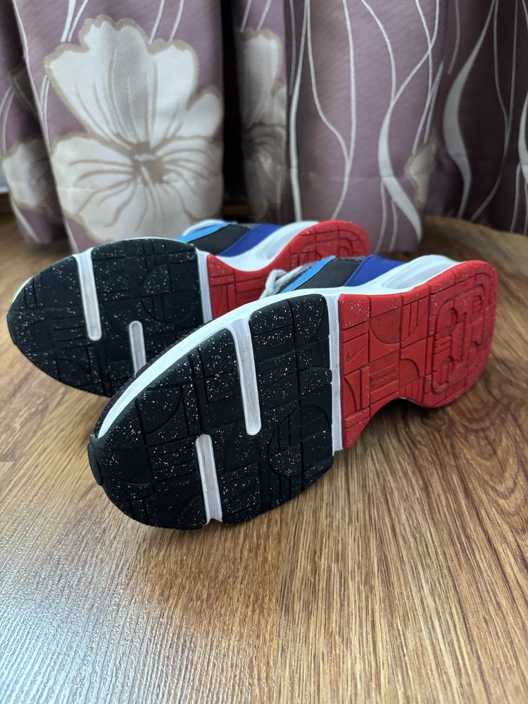 Adidasi Nike marimea 36