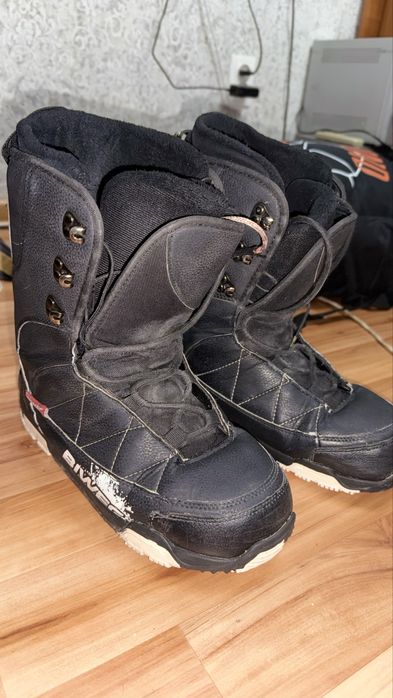 Продам сноубордические ботинки