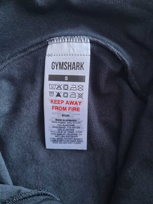 Бюстие и къси клинове Gymshark