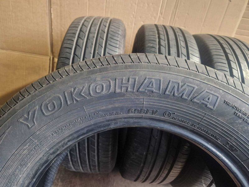 4 Yokohama R17 225/65
летни гуми DOT2718
