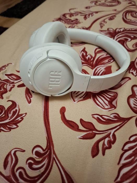 Vindem casti jbl
