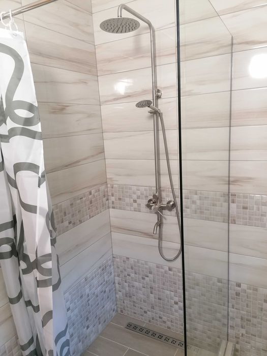 Închiriez casa noua pe termen lung in Carbunari.